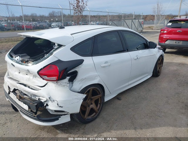 Ford FOCUS ST 2017 1FADP3L97HL338567 Image 4