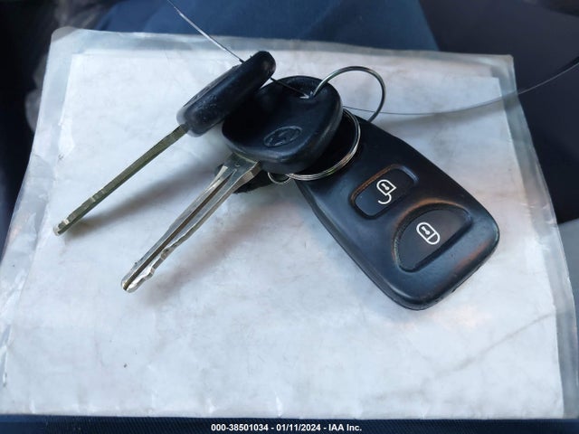 2012 HYUNDAI SANTA FE GLS VIN: 5XYZG3AB2CG128193