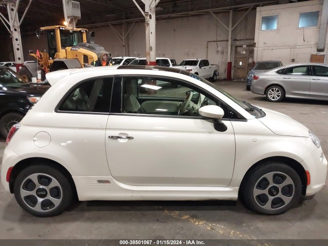 Fiat 500E BATTERY ELECTRIC 2017 3C3CFFGE6HT600718 Image 13