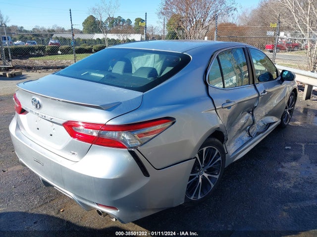 Toyota CAMRY SE 2018 4T1B11HK1JU064037 Image 4
