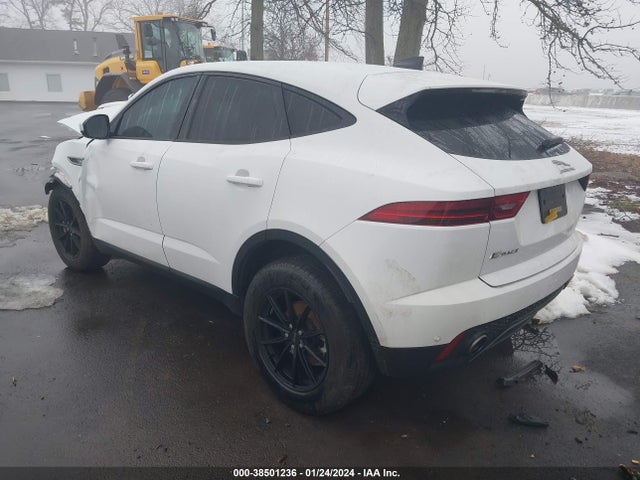 2022 JAGUAR E-PACE SADFK2FX5N1028354 Photo 2
