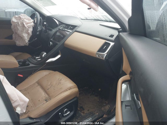 2022 JAGUAR E-PACE SADFK2FX5N1028354 Photo 4
