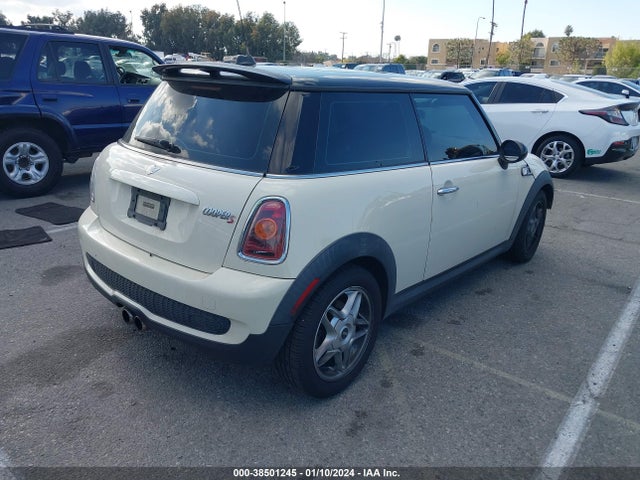 2008 MINI COOPER S WMWMF73558TV33114 Photo 3