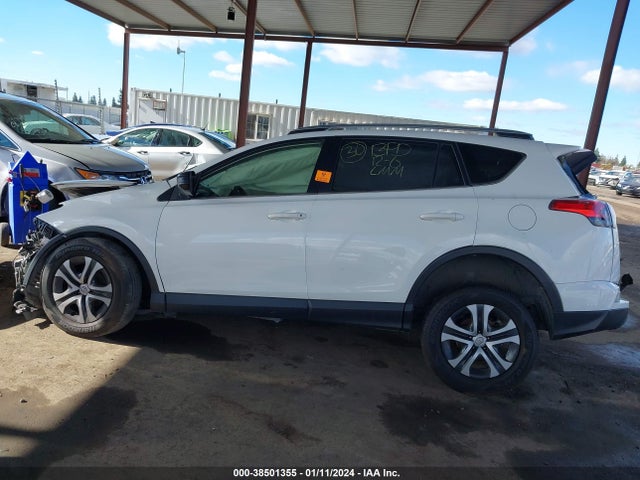 Toyota RAV4 LE 2018 JTMZFREV0JJ162415 Image 14