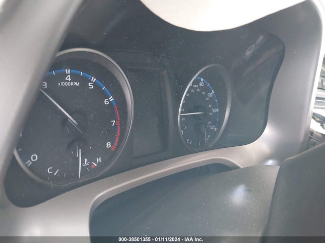 Toyota RAV4 LE 2018 JTMZFREV0JJ162415 Image 15