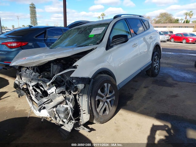 Toyota RAV4 LE 2018 JTMZFREV0JJ162415 Image 2