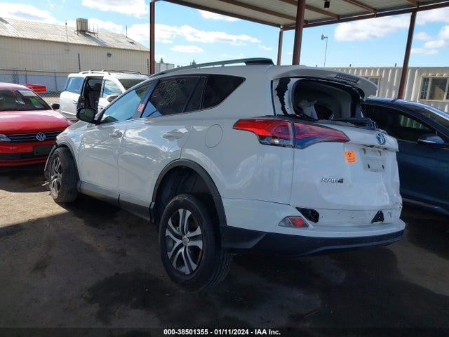 Toyota RAV4 LE 2018 JTMZFREV0JJ162415 Image 3