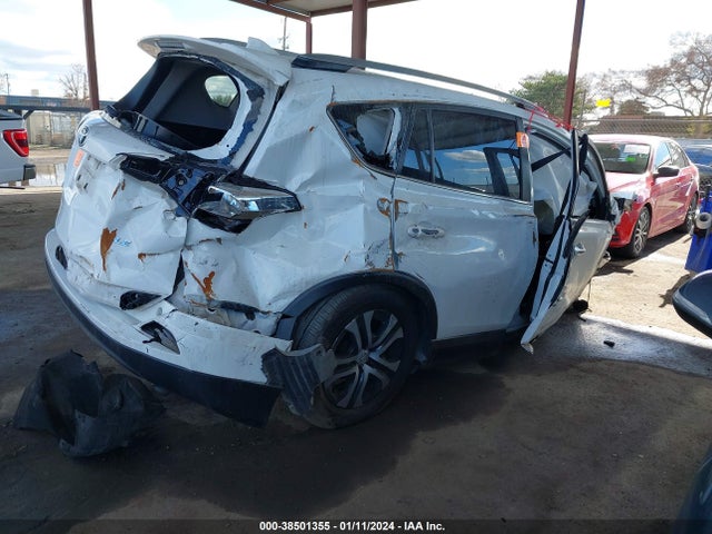 Toyota RAV4 LE 2018 JTMZFREV0JJ162415 Image 4