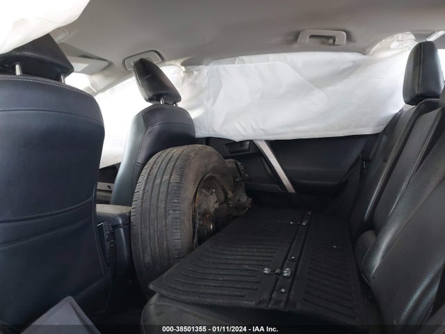Toyota RAV4 LE 2018 JTMZFREV0JJ162415 Image 8