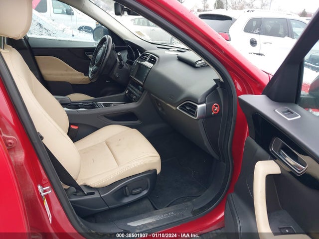 2017 JAGUAR F-PACE SADCJ2BN1HA097606 Photo 4