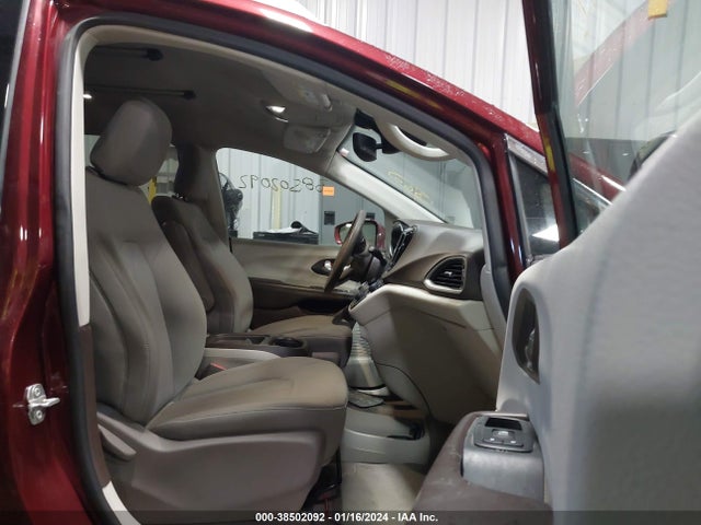 2C4RC1FG8LR233806 Chrysler Pacifica Touring