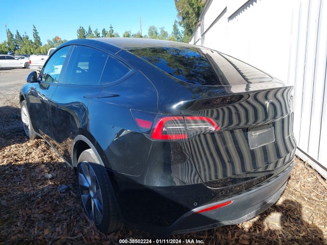 2021 TESLA MODEL Y 5YJYGDEEXMF296629 Photo 2