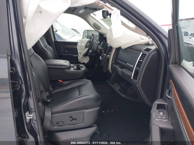 RAM 1500 Laramie  4x4 5'7 Box 2018 1C6RR7NG3JS284507 Image 5