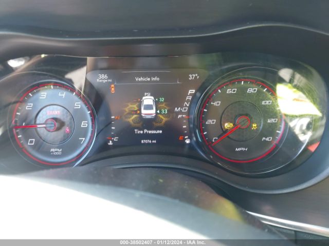 2C3CDXBG5JH290113 Dodge Charger Sxt Rwd