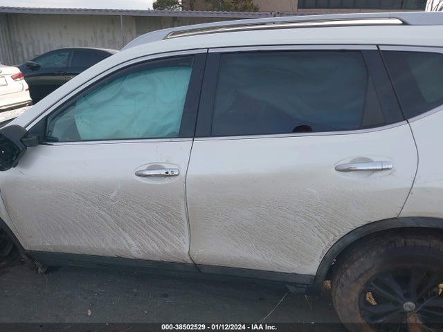 Nissan ROGUE SV 2016 5N1AT2MV1GC889313 Image 15