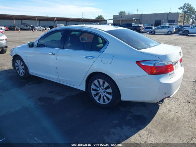 1HGCR3F9XFA011456 Honda Accord Touring