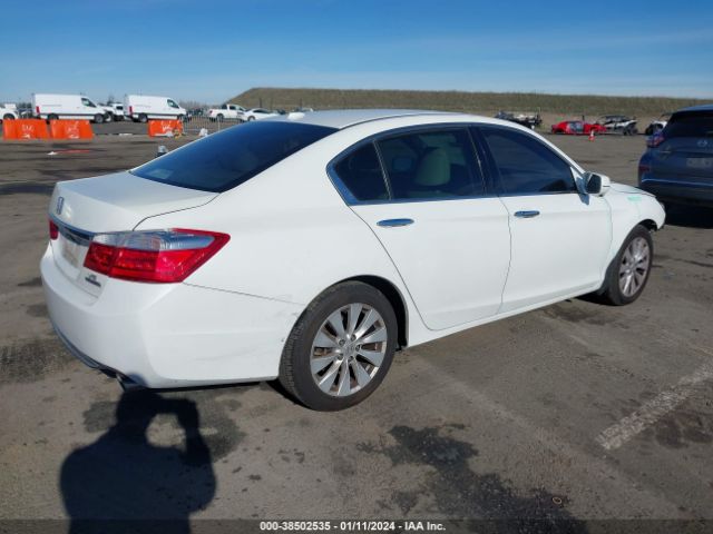 1HGCR3F9XFA011456 Honda Accord Touring