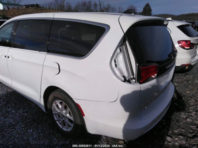 2C4RC1CG3NR218976 Chrysler Voyager Lx