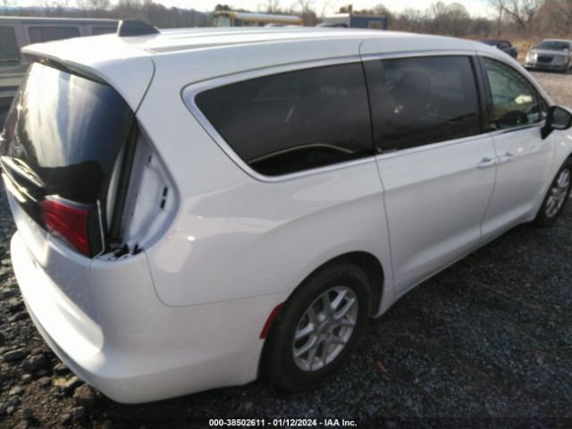 2C4RC1CG3NR218976 Chrysler Voyager Lx