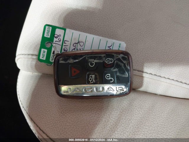 2017 JAGUAR XE SAJAR4BG3HA973277 Photo 10