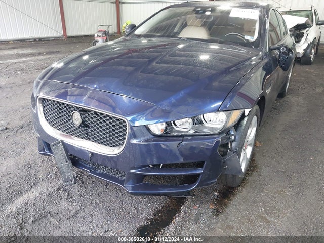 2017 JAGUAR XE SAJAR4BG3HA973277 Photo 5