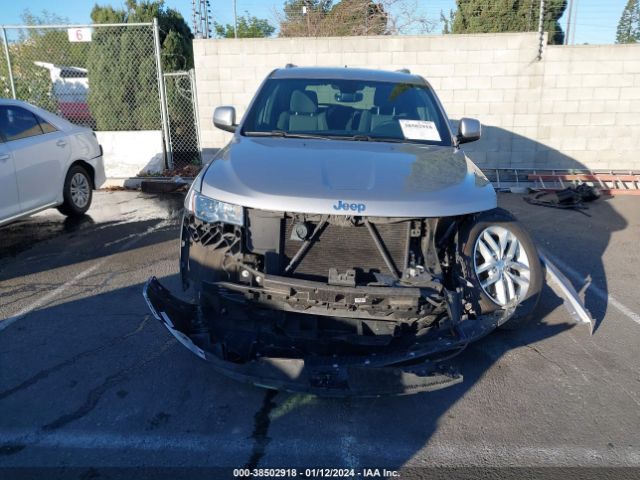 1C4RJEAG0JC193571 Jeep Grand Cherokee Laredo E 4x2