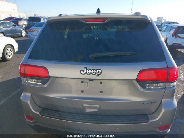 1C4RJEAG0JC193571 Jeep Grand Cherokee Laredo E 4x2
