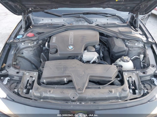 BMW 320i 2017 WBA8E1G34HNU16042 Image 10