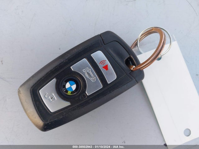 BMW 320i 2017 WBA8E1G34HNU16042 Image 11