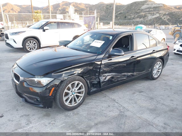 BMW 320i 2017 WBA8E1G34HNU16042 Image 2