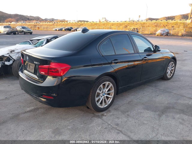 BMW 320i 2017 WBA8E1G34HNU16042 Image 4