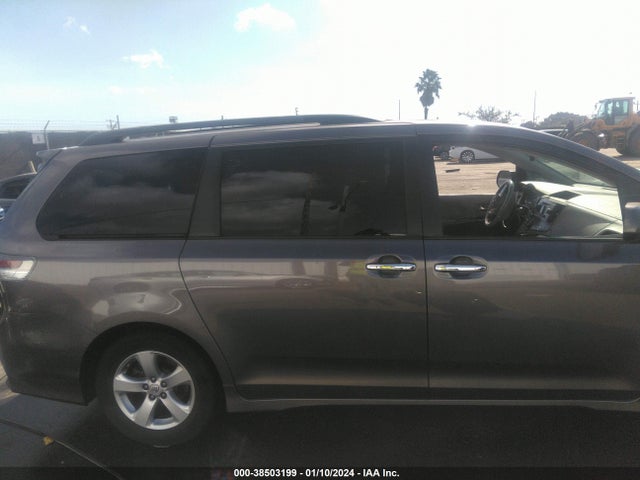 2014 TOYOTA SIENNA SE 8 PASSENGER VIN: 5TDXK3DC7ES504659