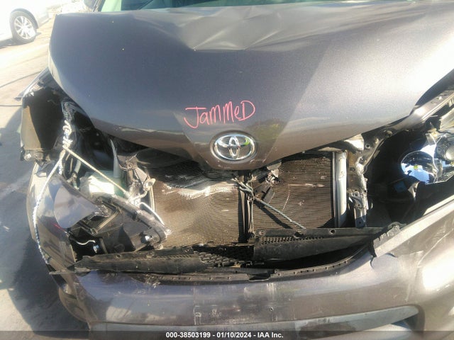 2014 TOYOTA SIENNA SE 8 PASSENGER VIN: 5TDXK3DC7ES504659