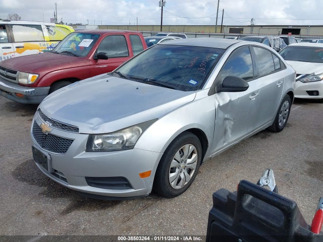 Chevrolet Cruze Ls Auto 2014 1G1PA5SH4E7223175 Image 2