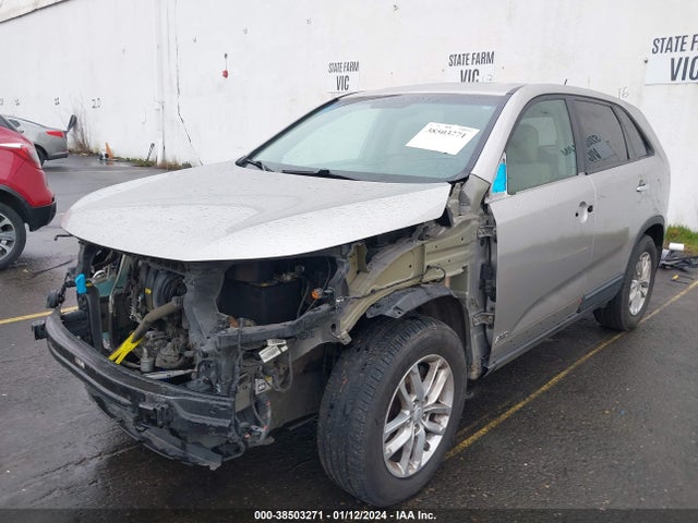 KIA SORENTO LX 2014 5XYKTCA66EG486349 Image 2