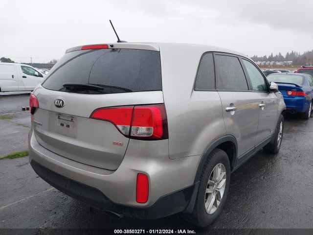 KIA SORENTO LX 2014 5XYKTCA66EG486349 Image 4