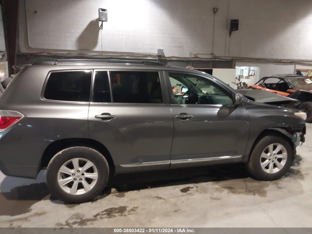 2012 TOYOTA HIGHLANDER BASE V6 VIN: 5TDBK3EHXCS127925