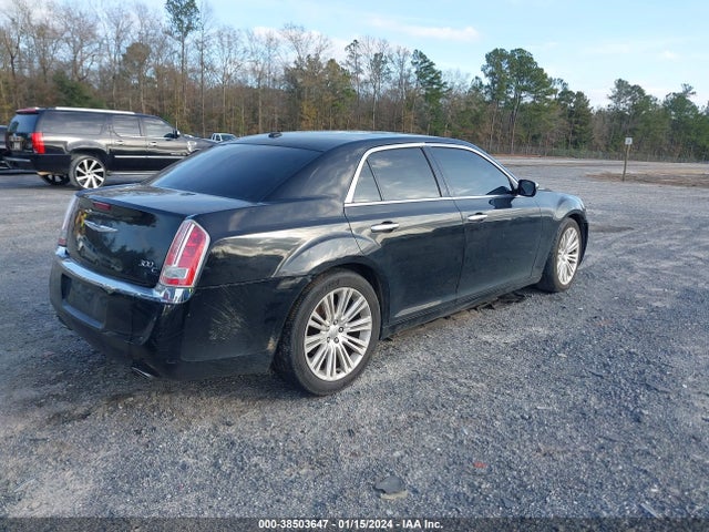 Chrysler 300C 2014 2C3CCAET8EH382881 Image 4