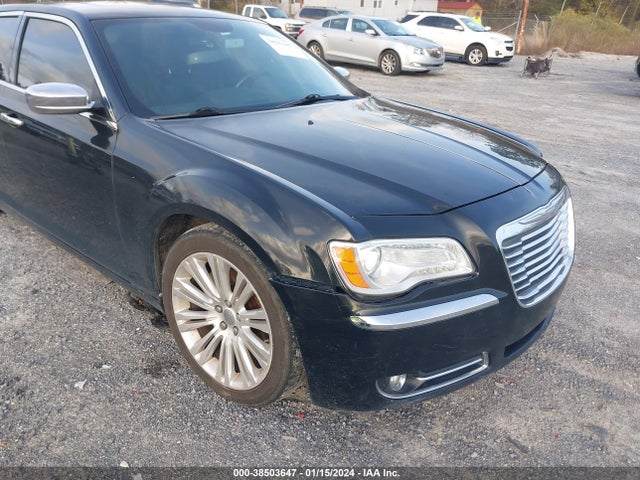 Chrysler 300C 2014 2C3CCAET8EH382881 Image 6