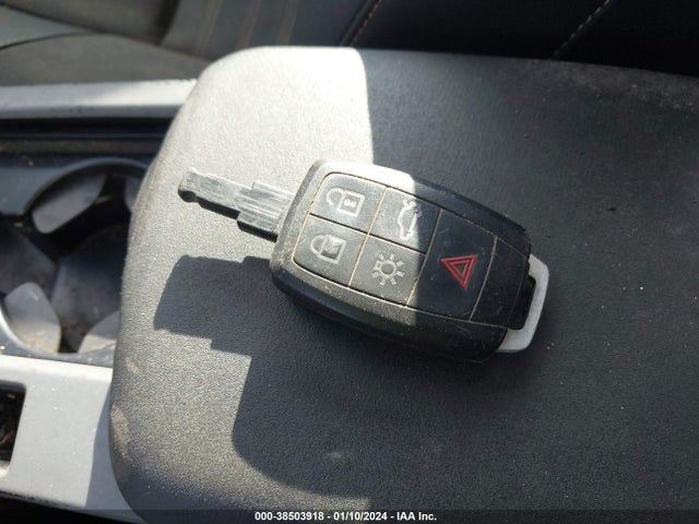 2008 VOLVO S40 2.4I VIN: YV1MS382382395370