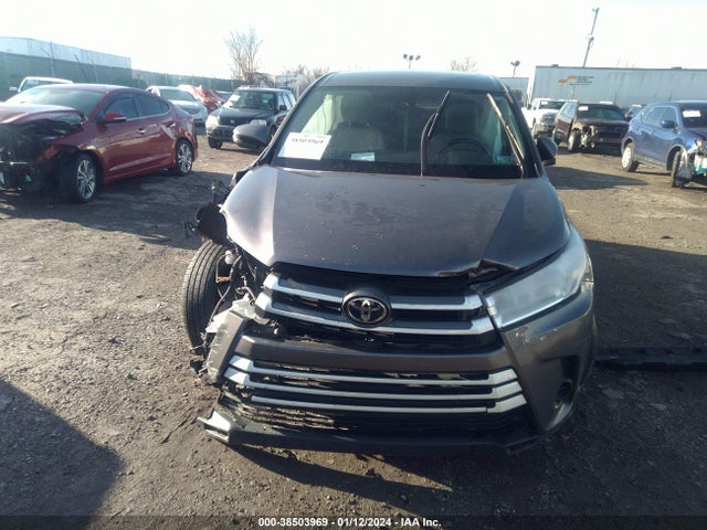 Toyota Highlander Le 2019 5TDBZRFH4KS740778 Image 11