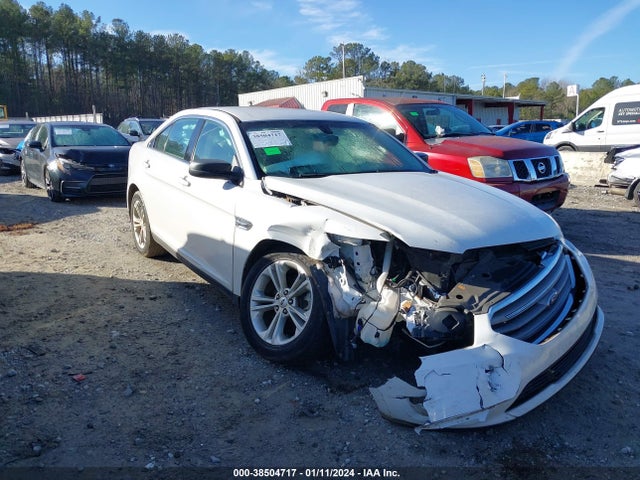 Ford TAURUS SE 2019 1FAHP2D81KG110288 Image 1