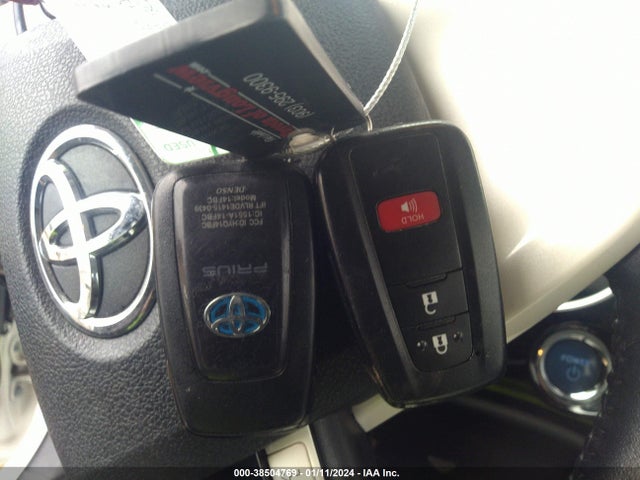 Toyota Prius Four 2017 JTDKARFU8H3530473 Image 11