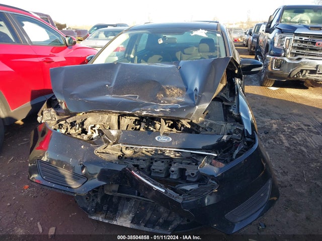 Ford FOCUS SE 2016 1FADP3F23GL403640 Image 13