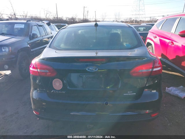 Ford FOCUS SE 2016 1FADP3F23GL403640 Image 17