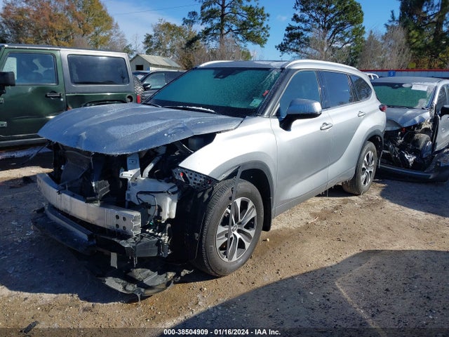 Toyota Highlander Xle 2022 5TDGZRAH6NS543211 Image 2