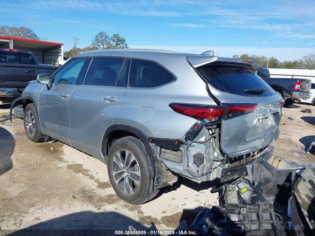 Toyota Highlander Xle 2022 5TDGZRAH6NS543211 Image 3