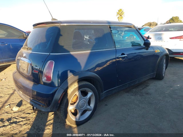 2006 MINI COOPER WMWRC33526TK68415 Photo 3