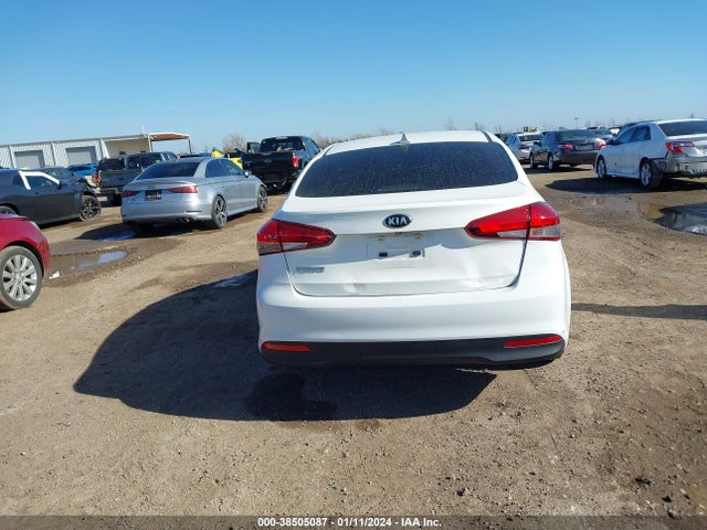 KIA FORTE LX 2018 3KPFK4A79JE271333 Image 16
