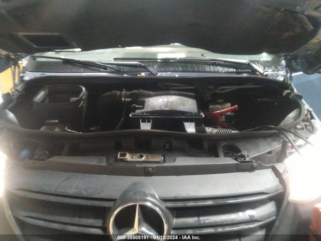 WD4PF0CD7KP061020 Mercedes-Benz om 642 with brake assist